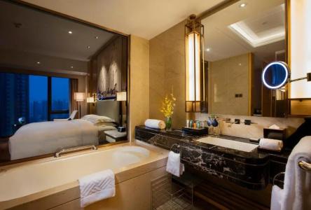 Hilton Wuhan Riverside - 51