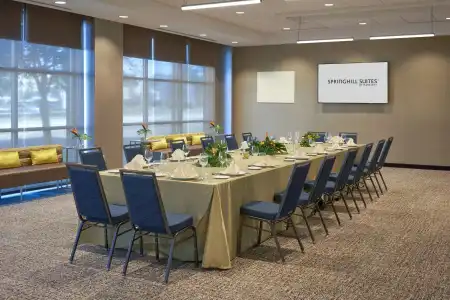 SpringHill Suites by Marriott - 11