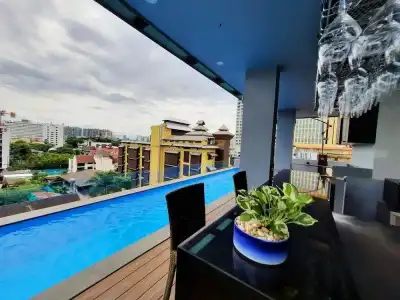 Ama's House Luxury Boutique - 11