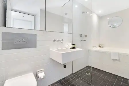 ULTIQA Air On Broadbeach - 9