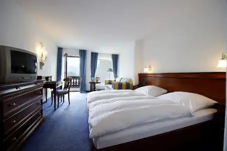 Bayerischer Hof - 108
