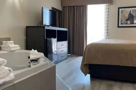 Quality Inn Branson - Hwy 76 Central - 32