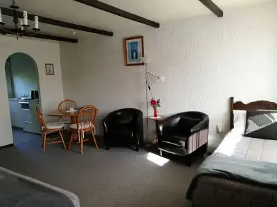 Hacienda Motel - 5