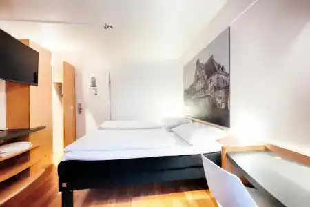 B&B Aachen-Hbf - 65