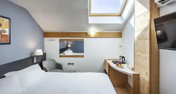 Sure by Best Western Annecy - 72