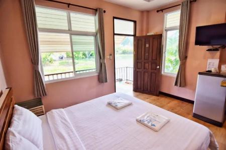 Pirom Lake and Resort - 32