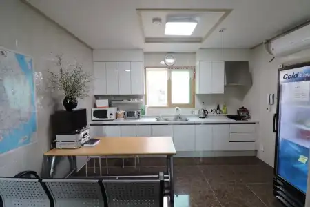 Hub Guest House - 15