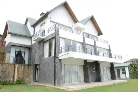 Serenus Boutique Villa - 9