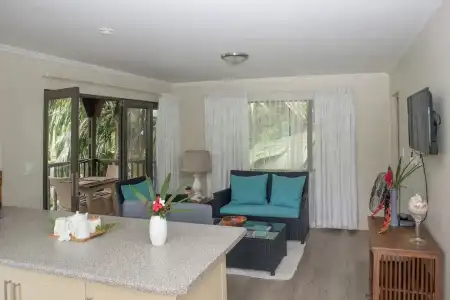 Hillside Retreat - 31