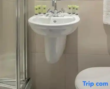 Queensway Sure Collection By Best Western - 65