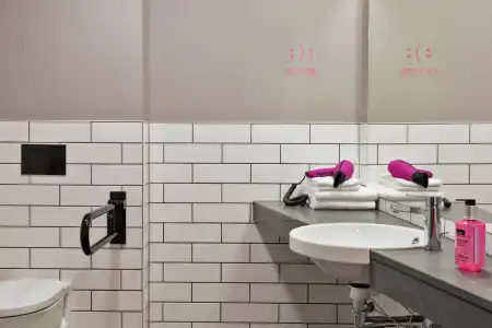 MOXY Frankfurt East - 6