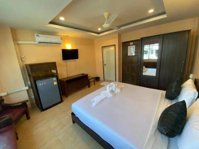 ZEN Rooms Soi Paradise Patong - 36