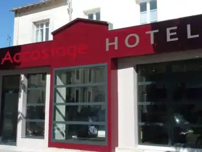 Accostage - 72