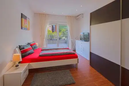 Montelux Apartments - 216
