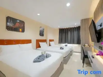 Square One Patong - 94