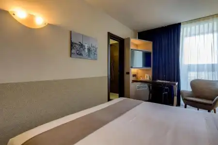 Best Western Plus Farnese - 85