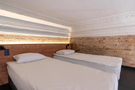 Globe Runner Rooms & Dorms - 100