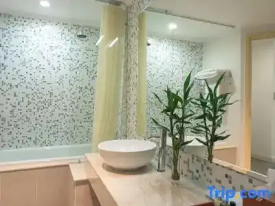 Central Mansions Serviced Apartment - 63