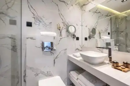 Emily's Luxury Suites - 74
