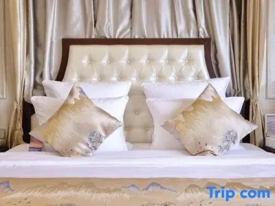 Nanjing Grand - 114