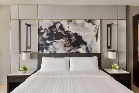 Shangri-La Apartments - 28