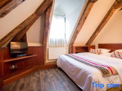 Miss Sophie's Charles Bridge - 120