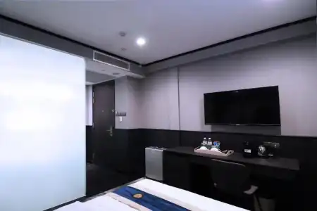 NuVe Urbane - 102