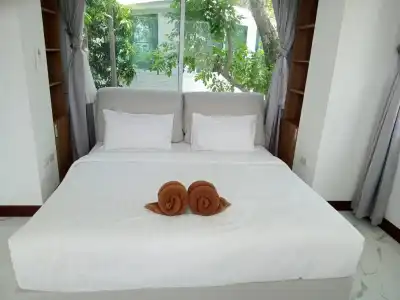Baan Montra Beach Resort - 3