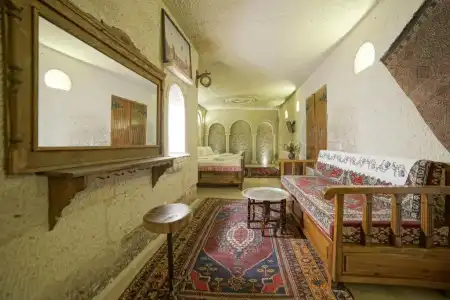 Safran Cave - 137