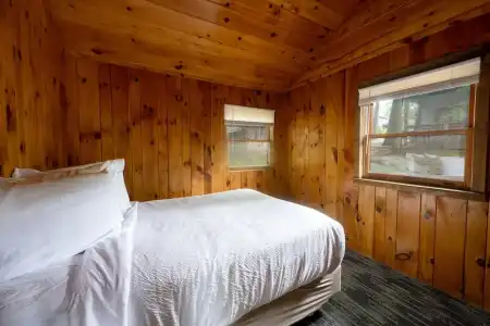 Depe Dene Lakeside Resort - 390