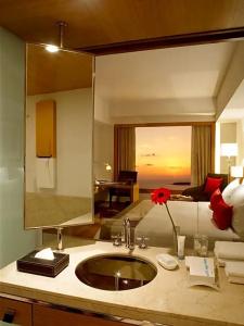 Trident, Nariman Point, Mumbai - 57