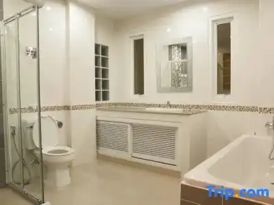 V Place Residence - 39