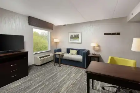 Hampton Inn & Suites Barrie - 40
