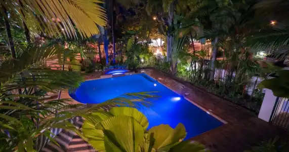 Tropic Towers Apartments - 8