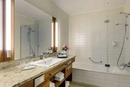 Mercure Düsseldorf City Center - 76