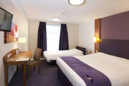 Premier Inn London Hanger Lane - 5