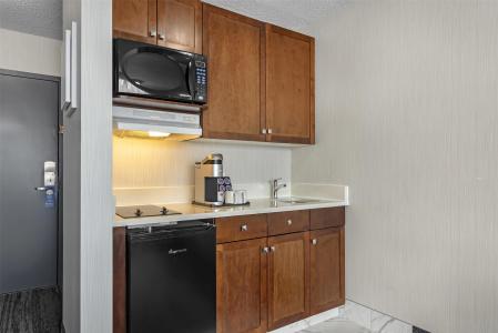 Best Western Plus Suites Downtown - 26