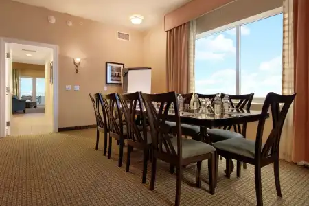 Hilton Ocean City Oceanfront Suites - 17