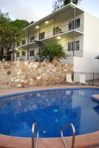 Airlie Beach Apartments - 11