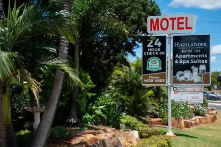 Highlander Motor Inn & Apartments - 3