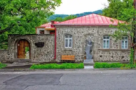 Kirch & Restaurant - 0