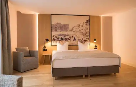 Bayerischer Hof - 82