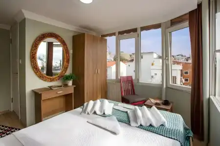 Sofia Corner - 114