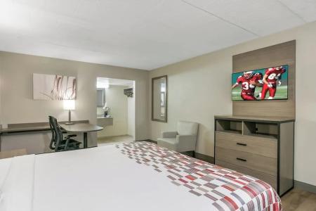 Red Roof Inn Baltimore - 28