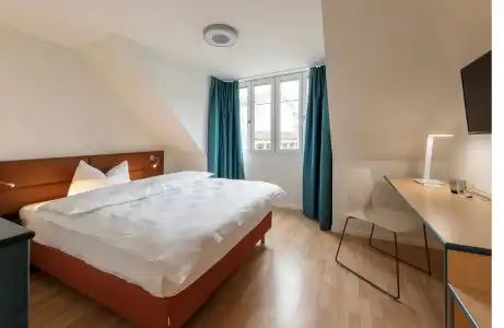 Royal Zurich - 6
