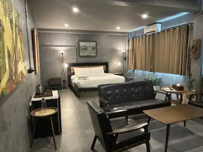 Premier Hostel - 20