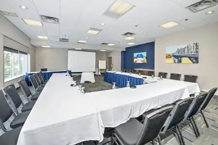 Hampton Inn by Hilton Ottawa - 36