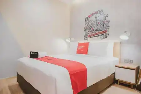 RedDoorz Plus @ Thamrin - 56