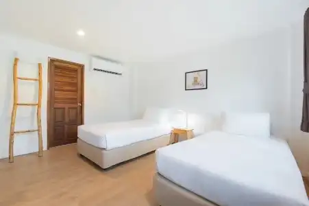 Dolphin Bay Beach Resort - 87