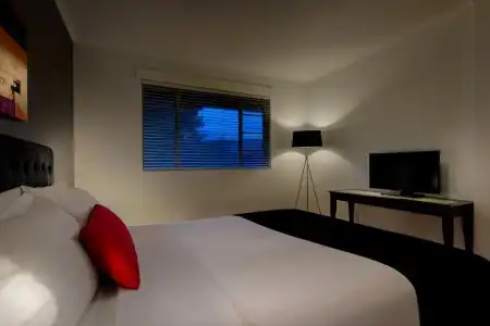 Crest on Barkly Serviced Apartments - 2